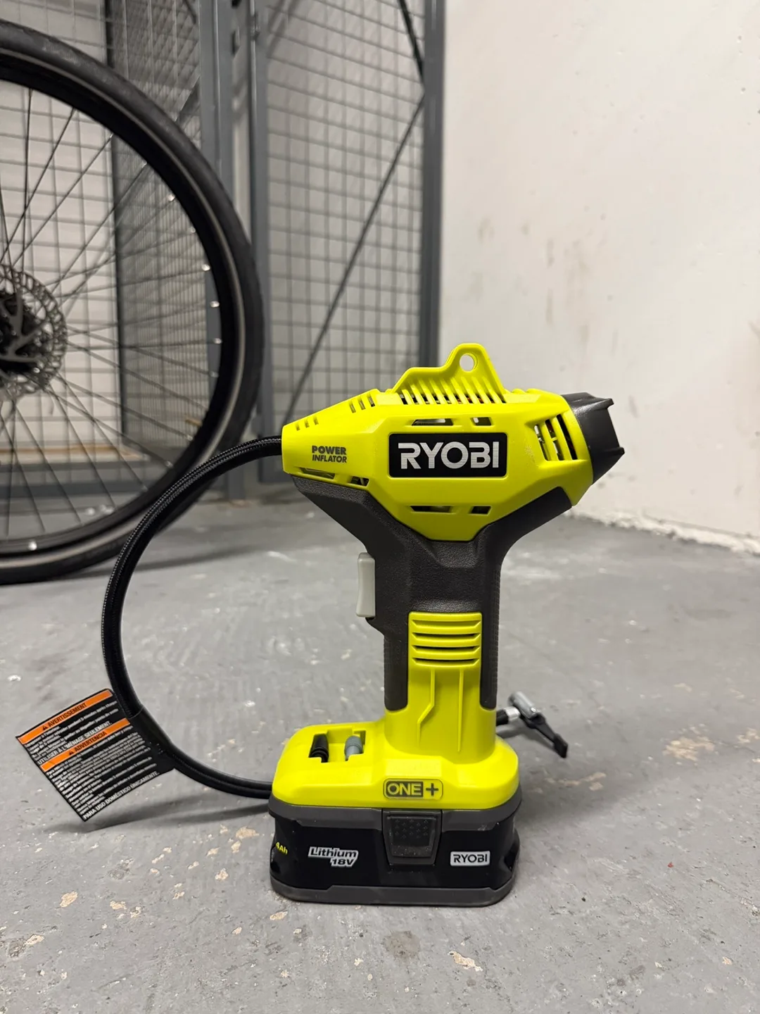 Ryobi 18V ONE+ Power Inflator with 4.0Ah Battery image indicator(2)