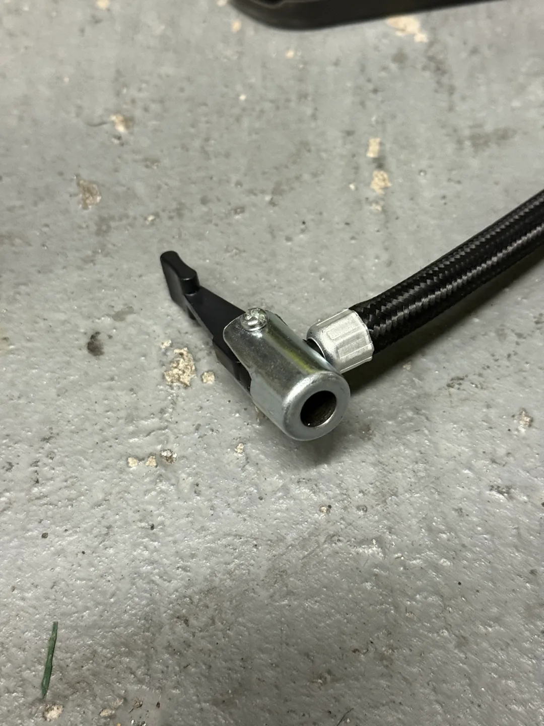 Ryobi 18V ONE+ Power Inflator with 4.0Ah Battery image indicator(4)