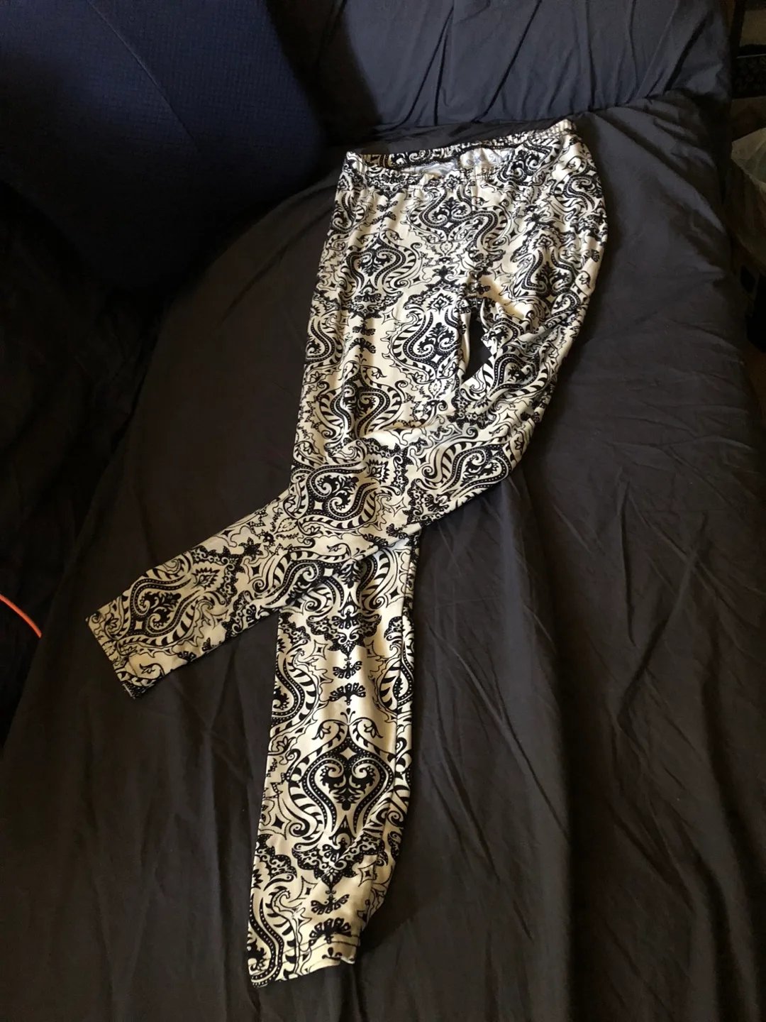 A Pair of FREE Leggings <<<< image indicator(2)