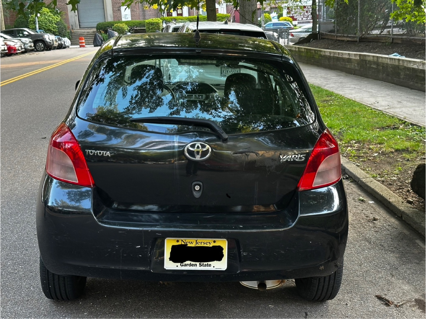 Toyota Yaris 2007 - Black Hatchback - photo 4