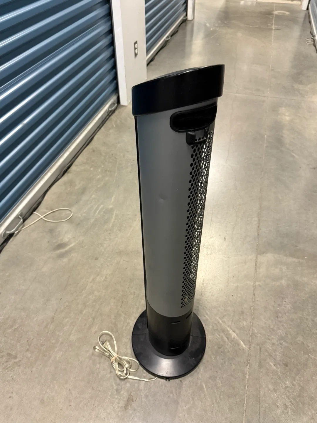 Seville Classics Tower Fan - Black image indicator(4)