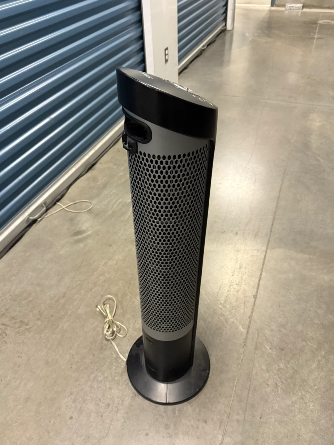 Seville Classics Tower Fan - Black image indicator(3)