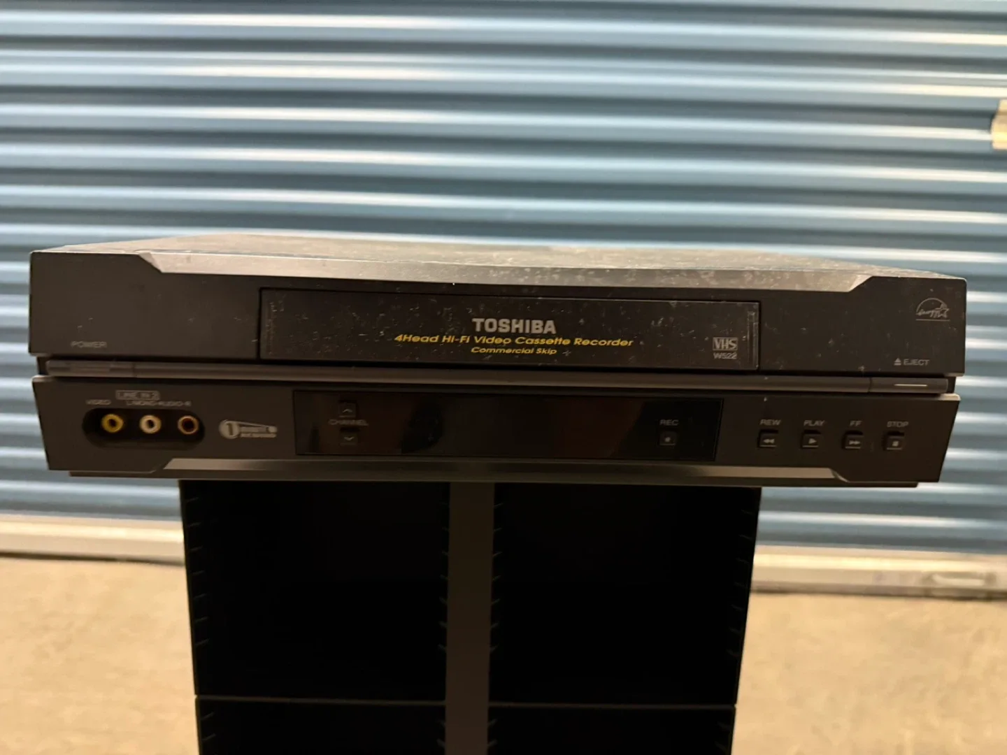 Toshiba VCR VHS Video Cassette Recorder thumbnail