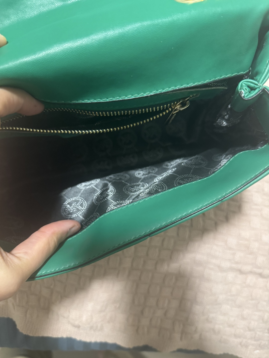 Michael Kors Green Leather Shoulder Bag - photo 3