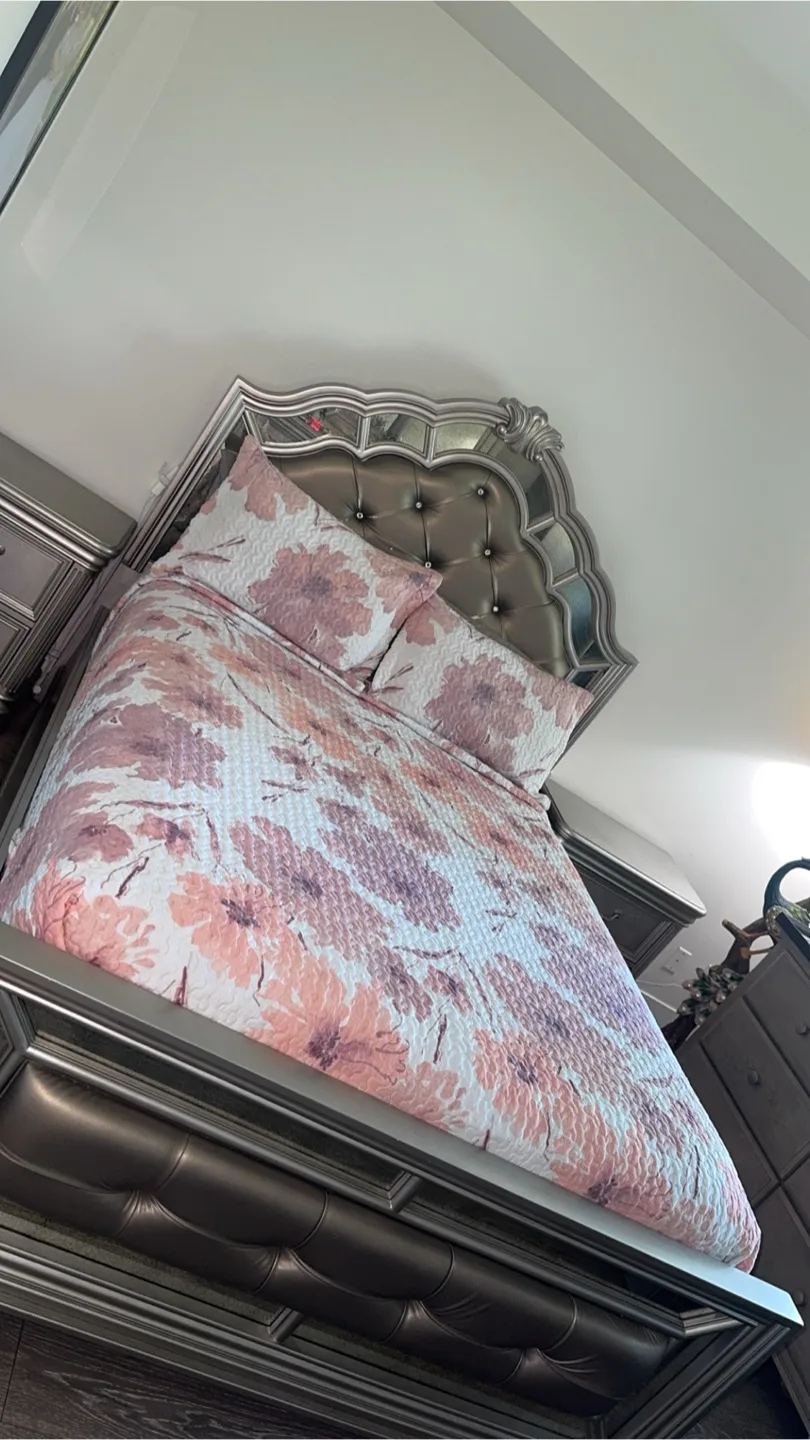 Upholstered Headboard - Silver thumbnail