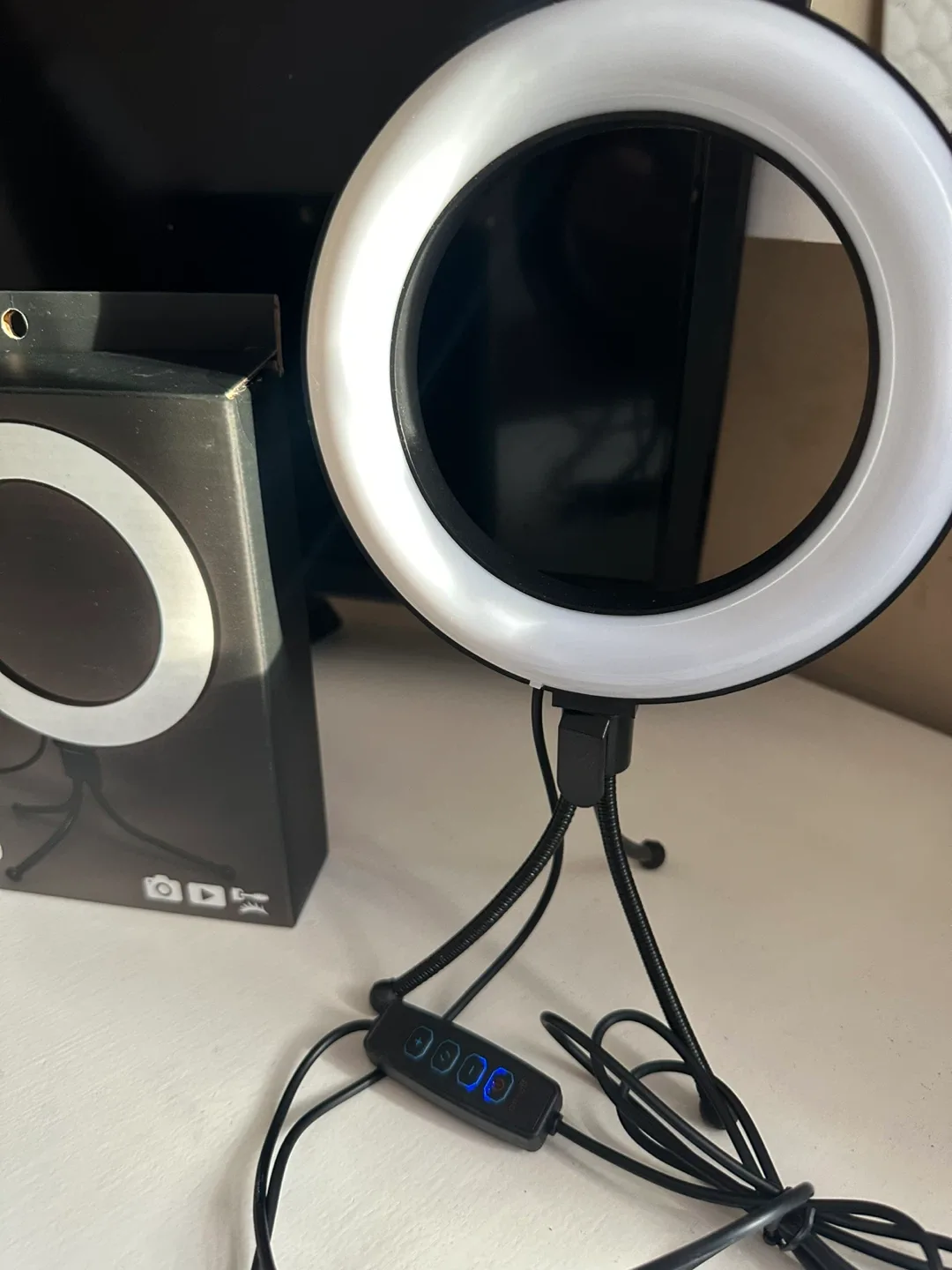 Tech 1 LED Fill Light - Multi-Purpose🥕 image indicator(4)