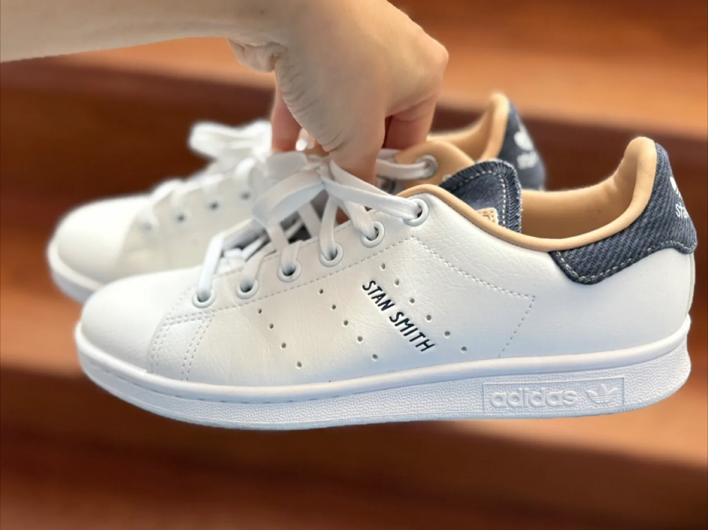 Adidas Stan Smith White Sneakers - US 5 image indicator(5)