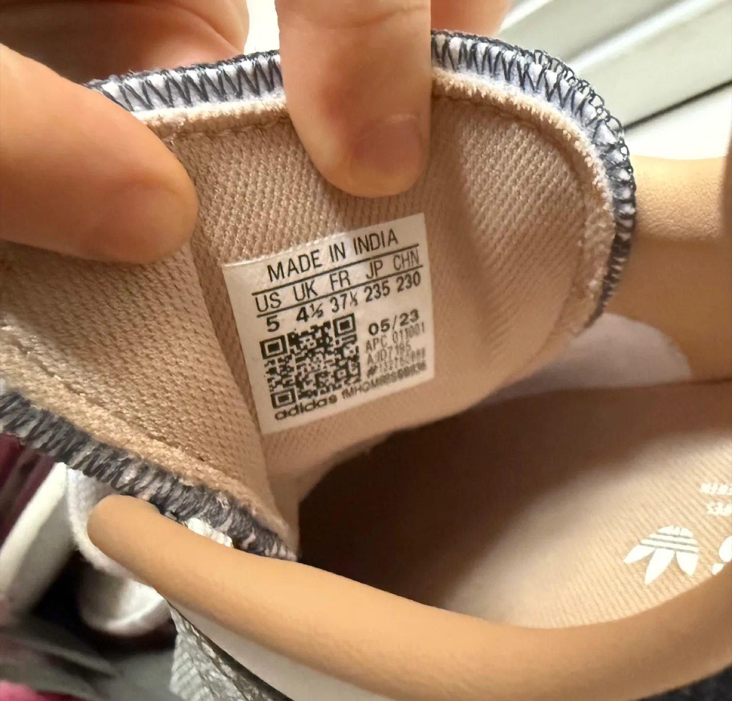 Adidas Stan Smith White Sneakers - US 5 image indicator(2)