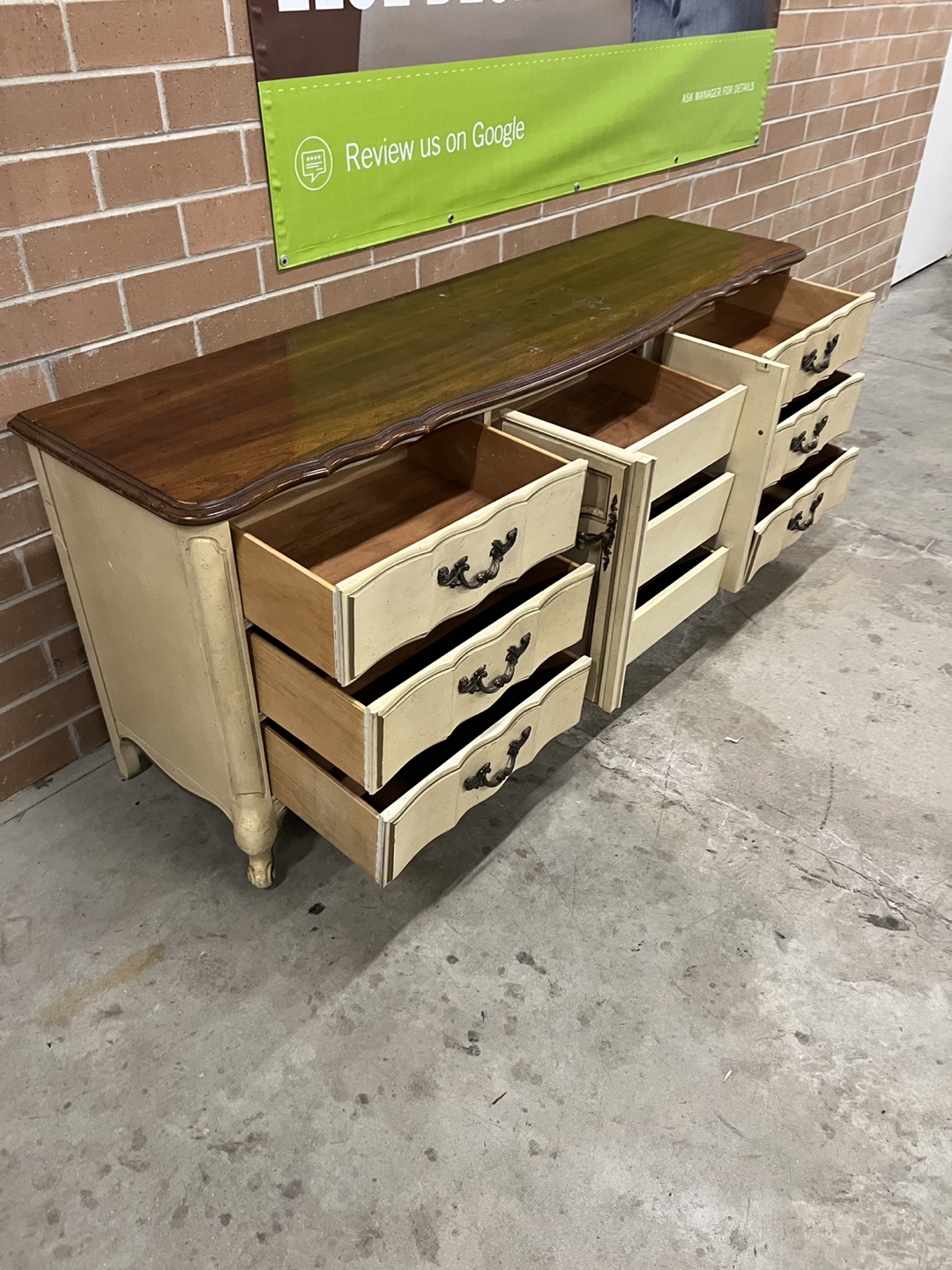 French Provincial 9 drawers Dresser - photo 3