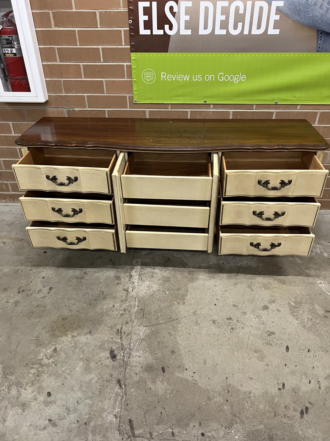 French Provincial 9 drawers Dresser - photo 4