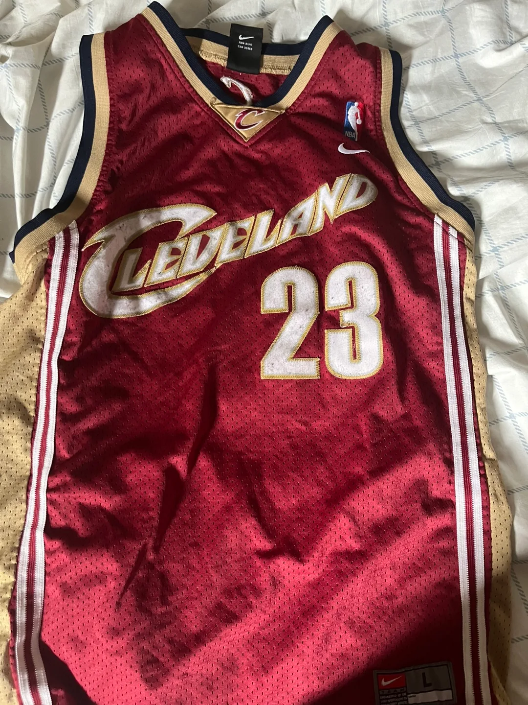 Nike LeBron James Cleveland Cavaliers Jersey - Size L thumbnail
