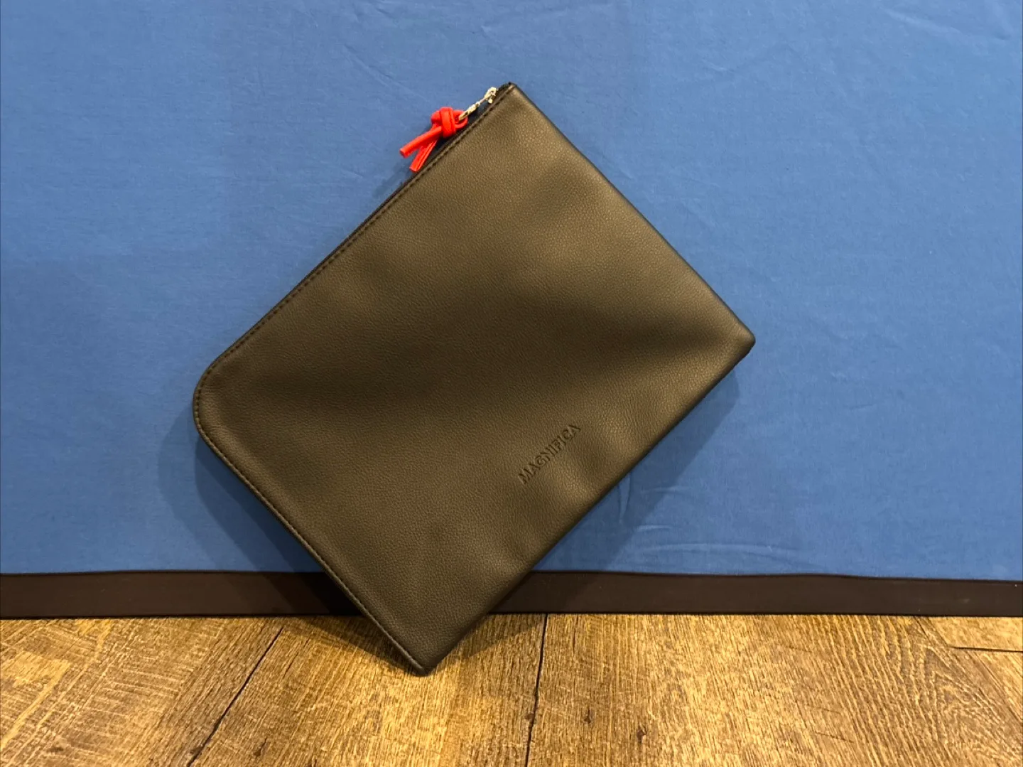 Magnifica Black Leather Clutch thumbnail