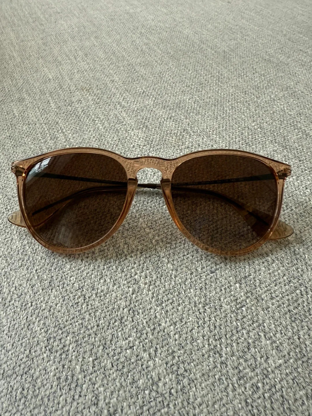 Ray-Ban Erika Sunglasses - Unisex image indicator(2)