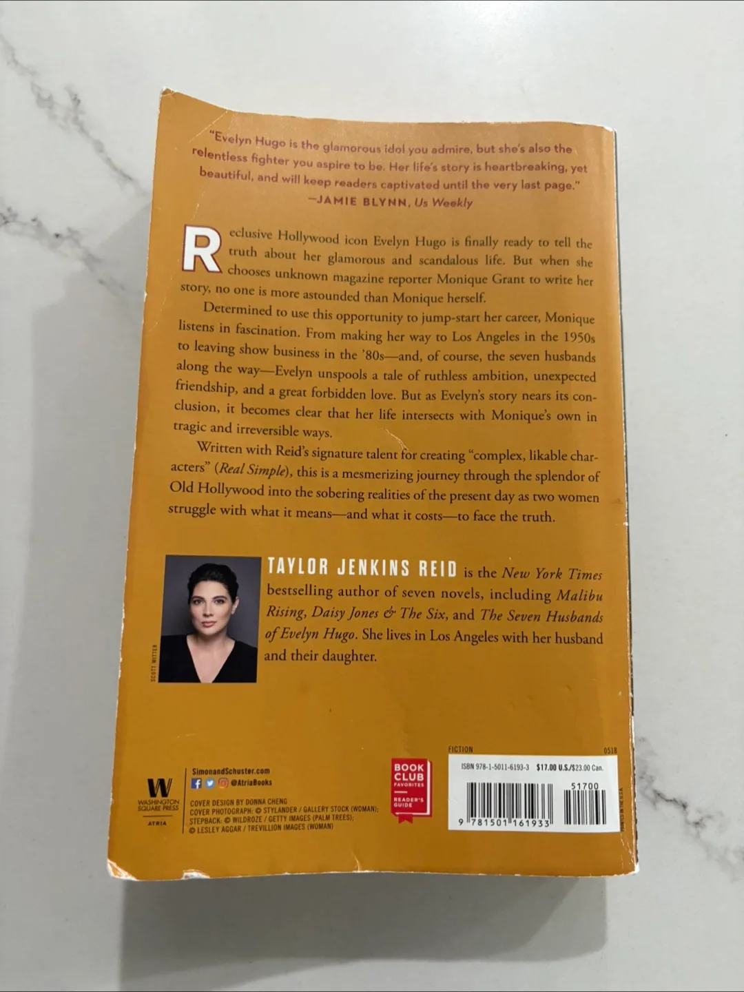 The Seven Husbands of Evelyn Hugo by Taylor Jenkins Reid image indicator(2)