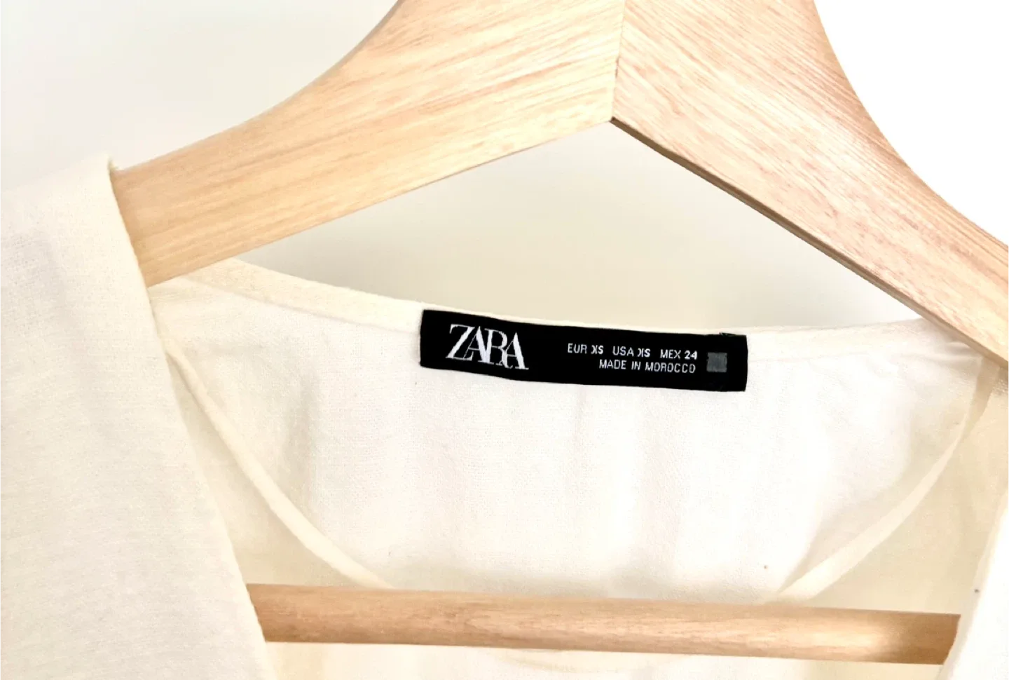 Zara XS White Long Sleeve Mini Dress image indicator(3)