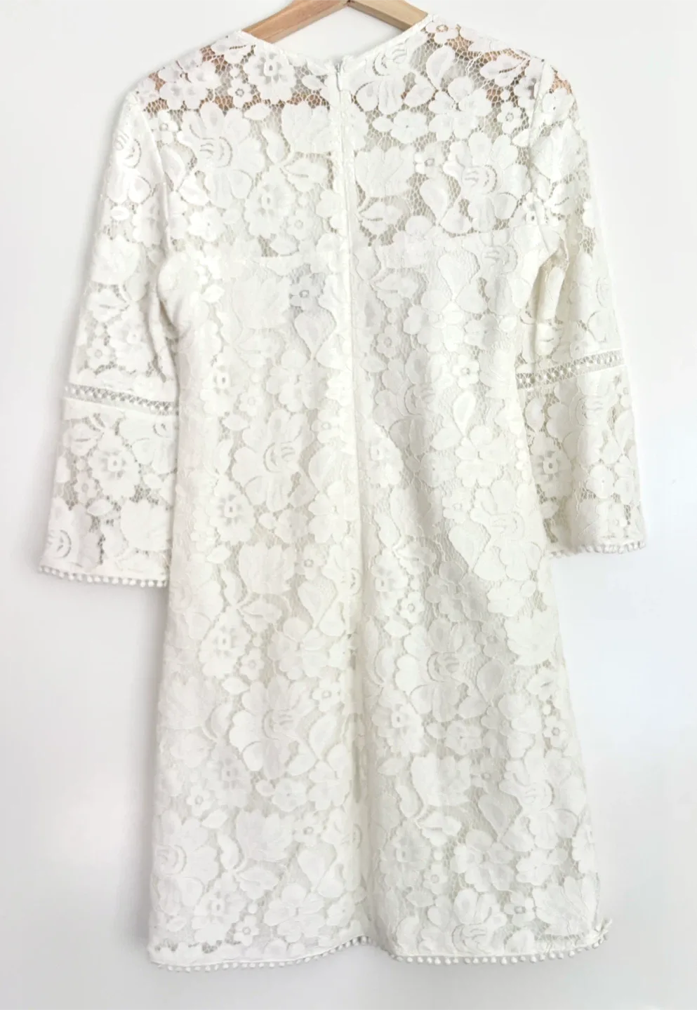 Vince Camuto White Lace Dress - Size 2 image indicator(2)