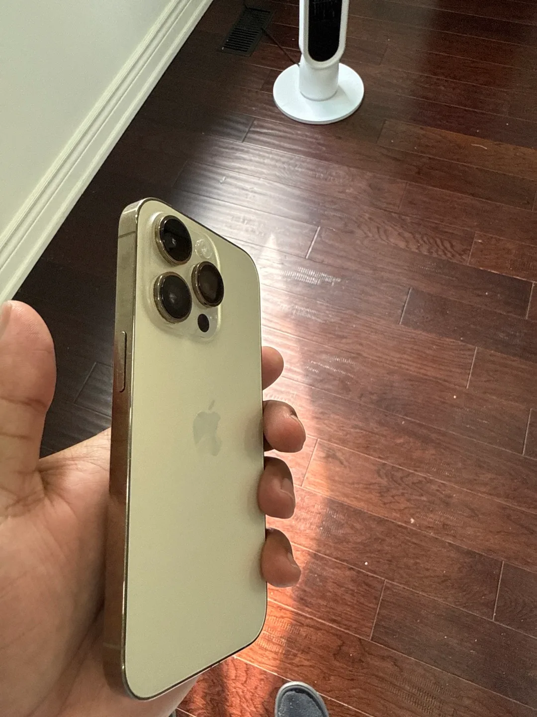 iPhone 14 Pro - Gold- 128GB image indicator(3)