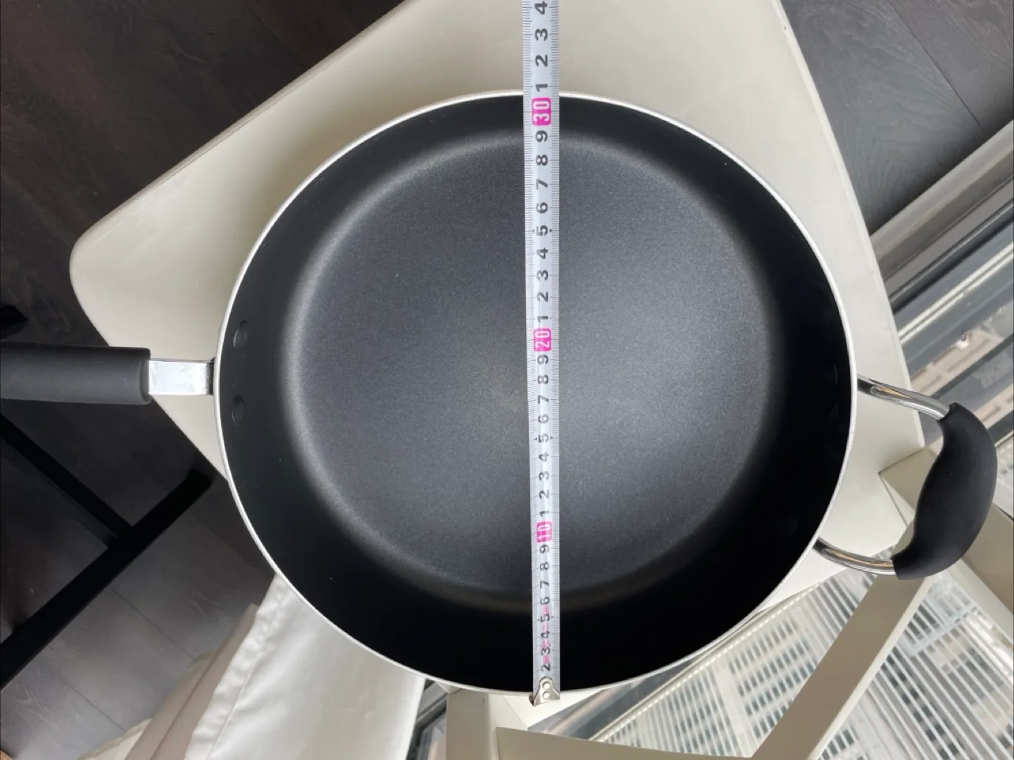 Brand New! Starfrit Jumbo Cooker, 5qt Non-Stick Fry Pan image indicator(5)