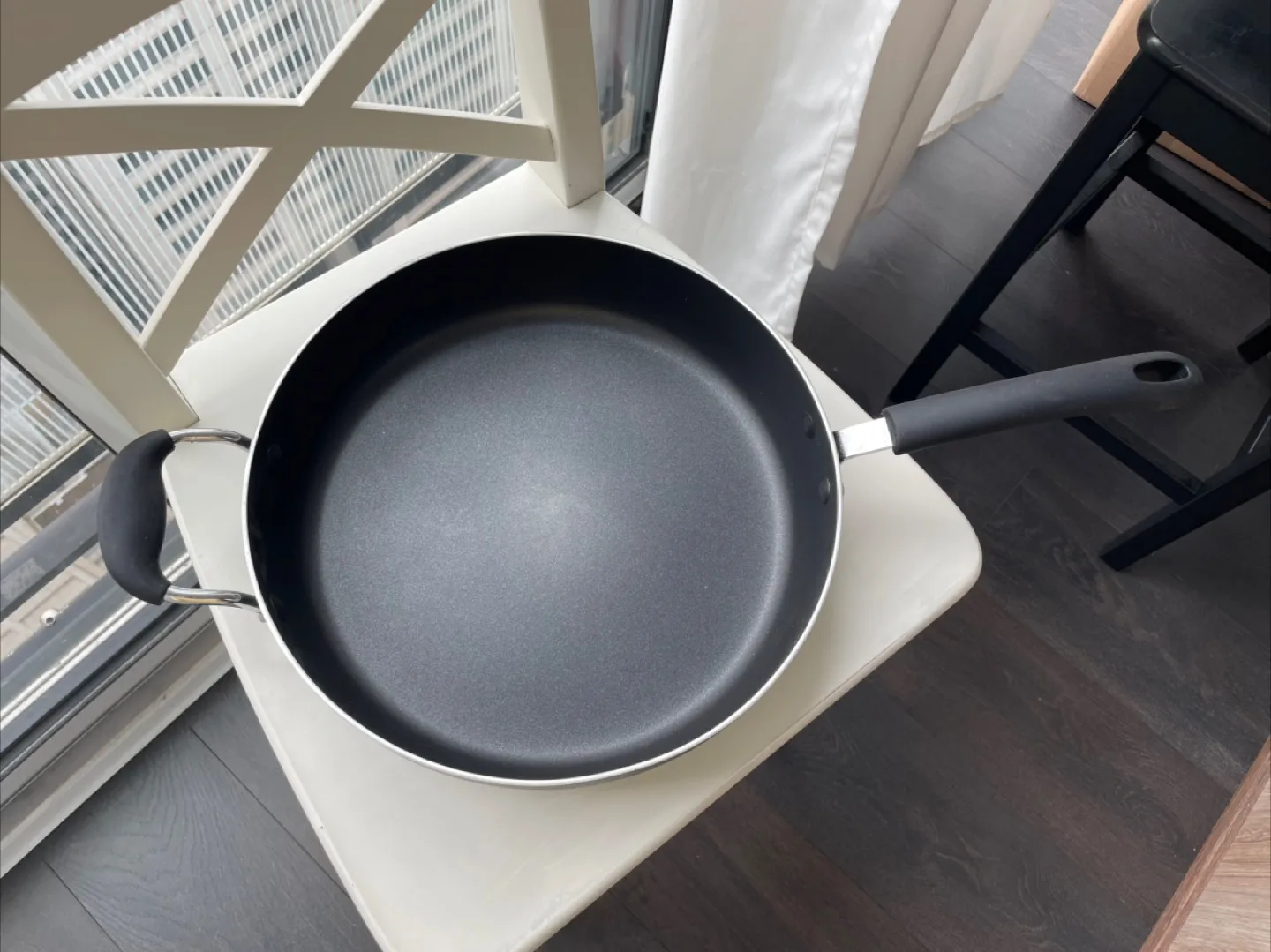 Brand New! Starfrit Jumbo Cooker, 5qt Non-Stick Fry Pan image indicator(3)