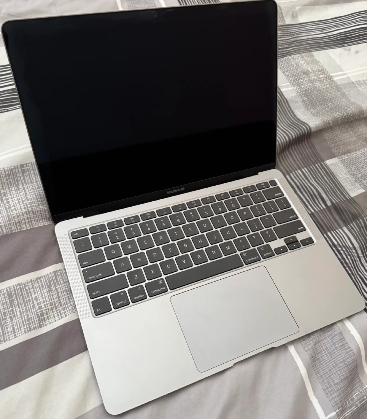 Apple MacBook Air image indicator(2)