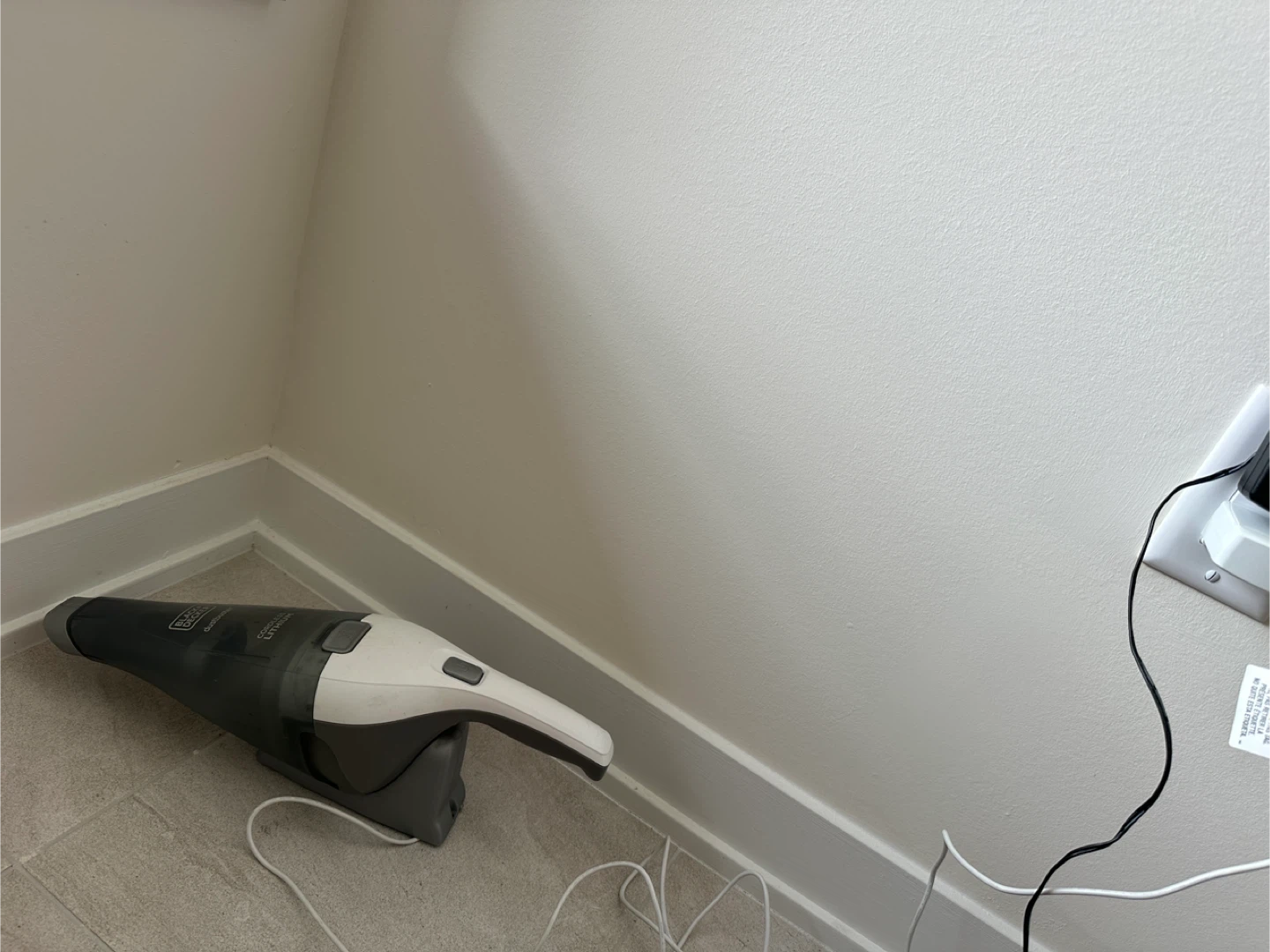 Black+Decker Cordless Lithium Hand Vacuum