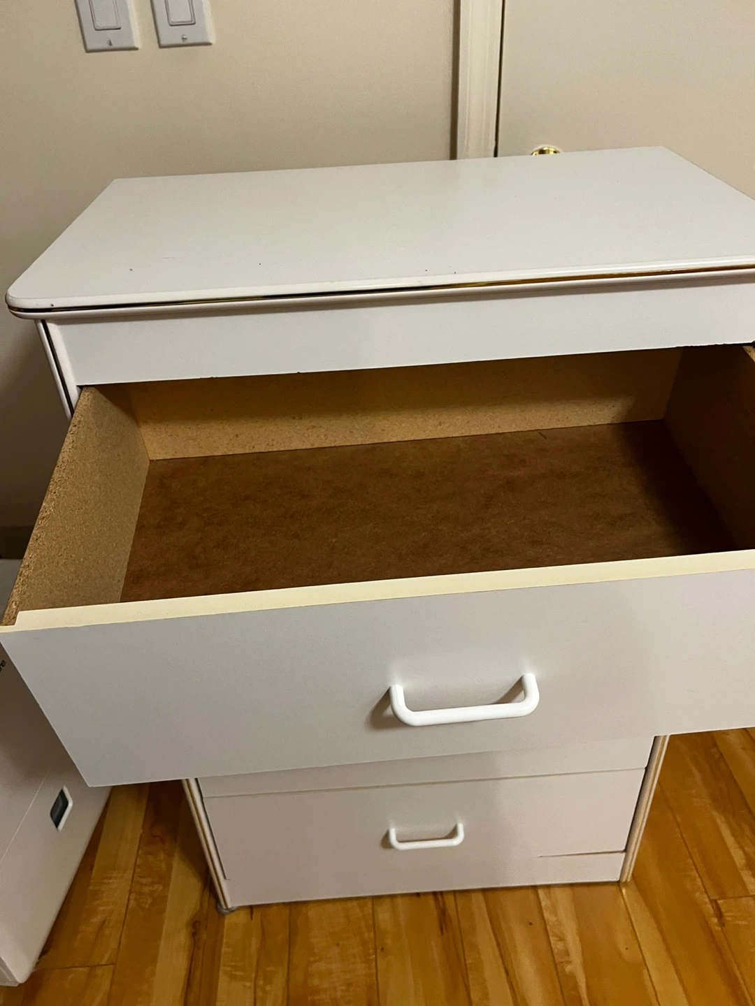 White 4-Drawer Dresser - photo 4