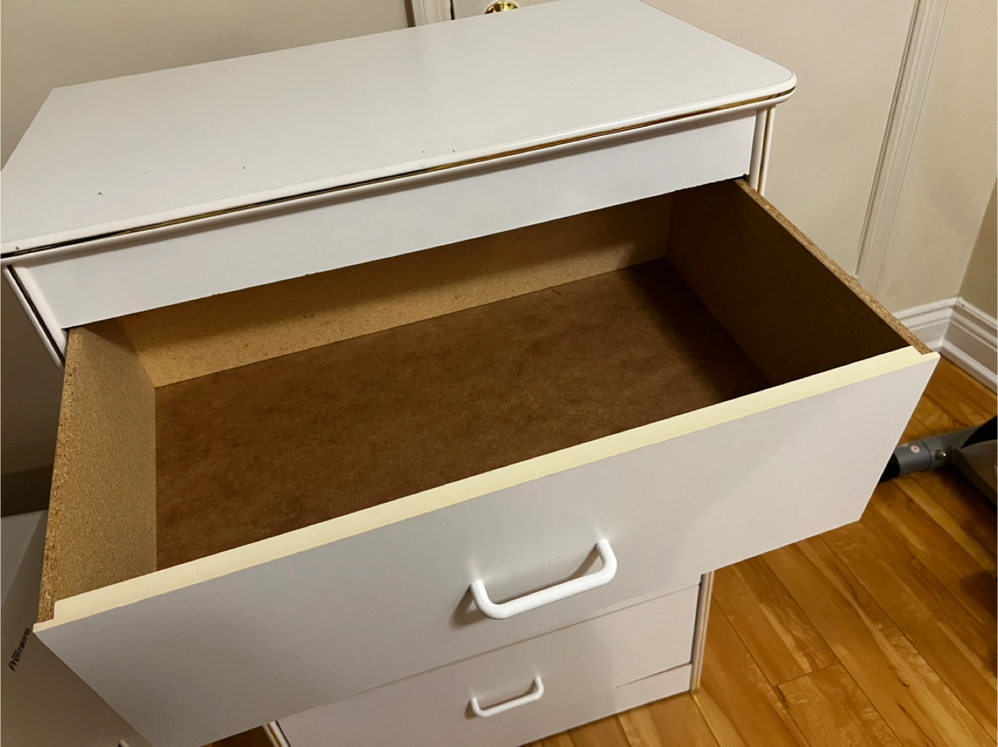 White 4-Drawer Dresser - photo 2