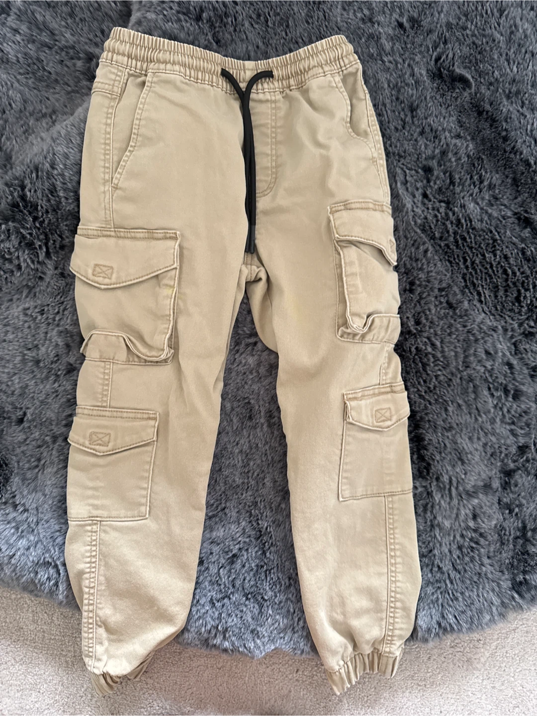 UH Youth Cargo Pants - Size 7/8