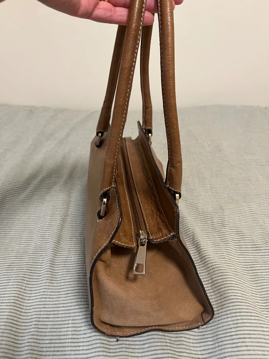 Luz da Lua Brown Leather Handbag image indicator(5)