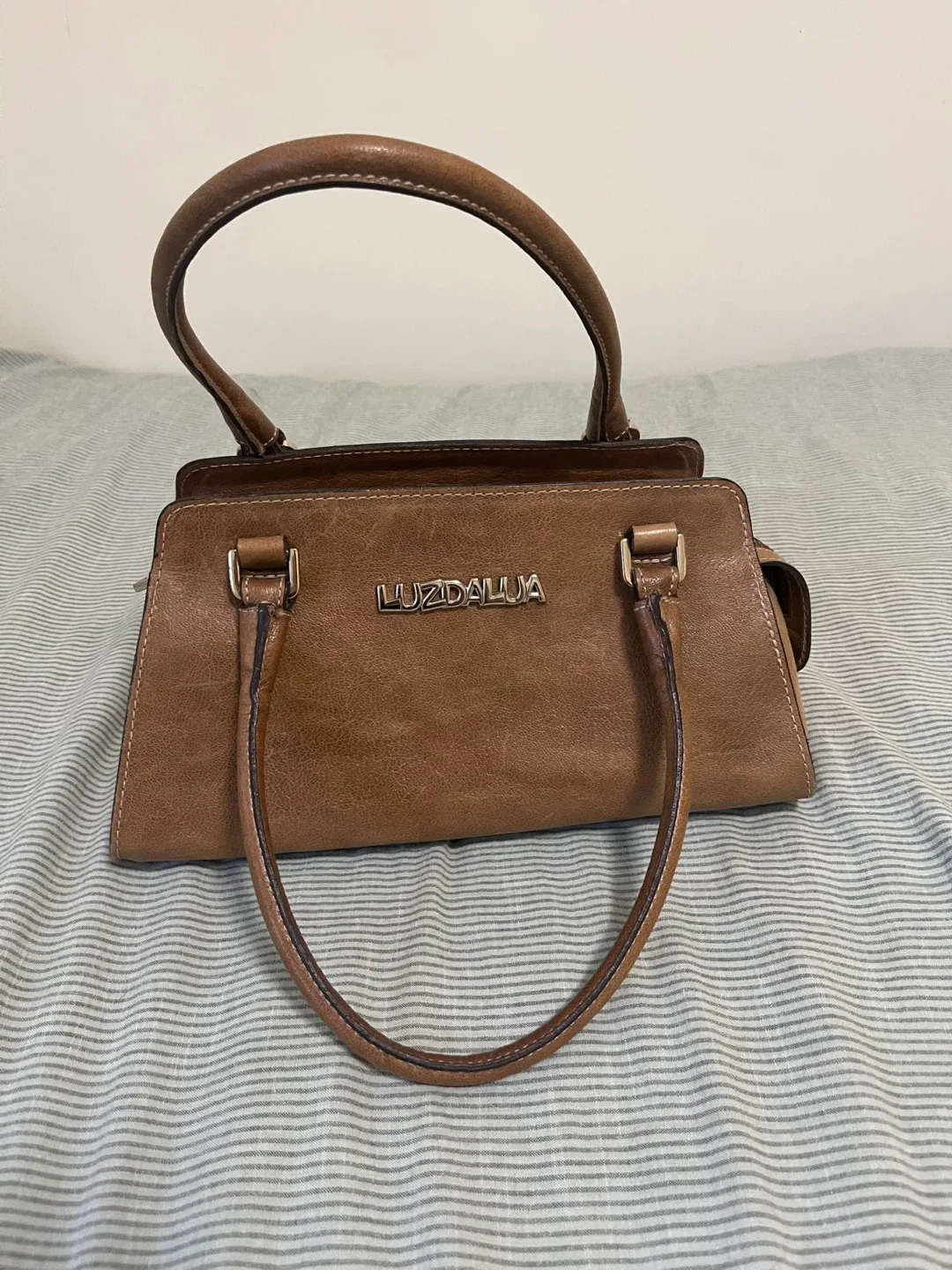 Luz da Lua Brown Leather Handbag thumbnail