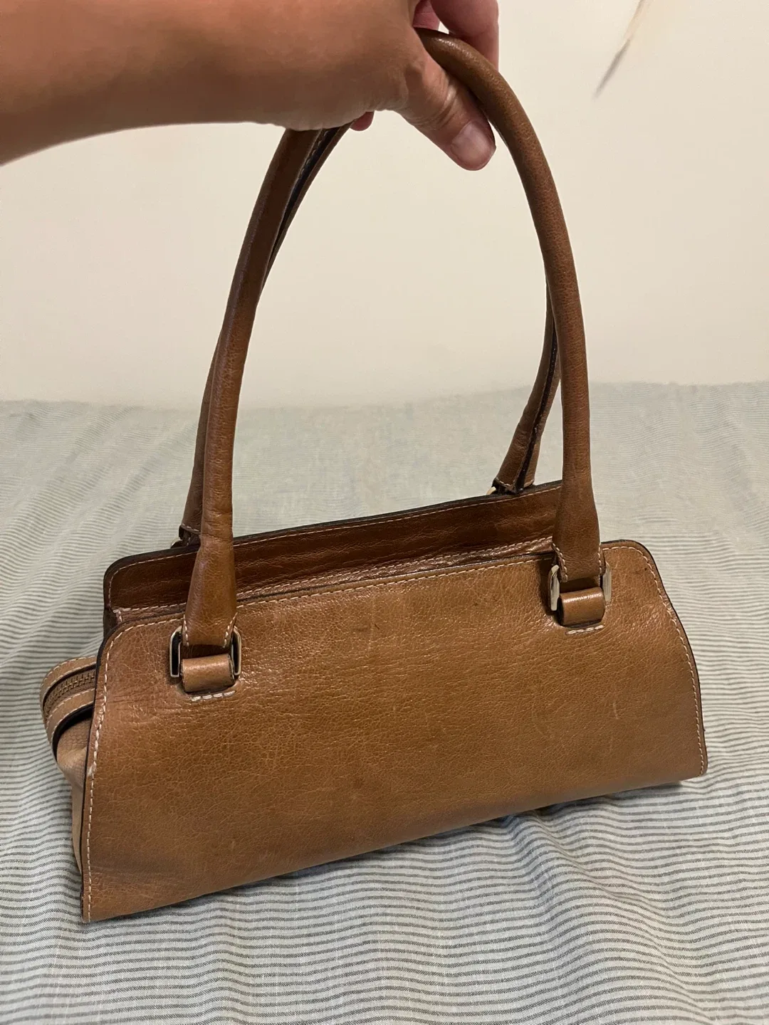 Luz da Lua Brown Leather Handbag image indicator(2)