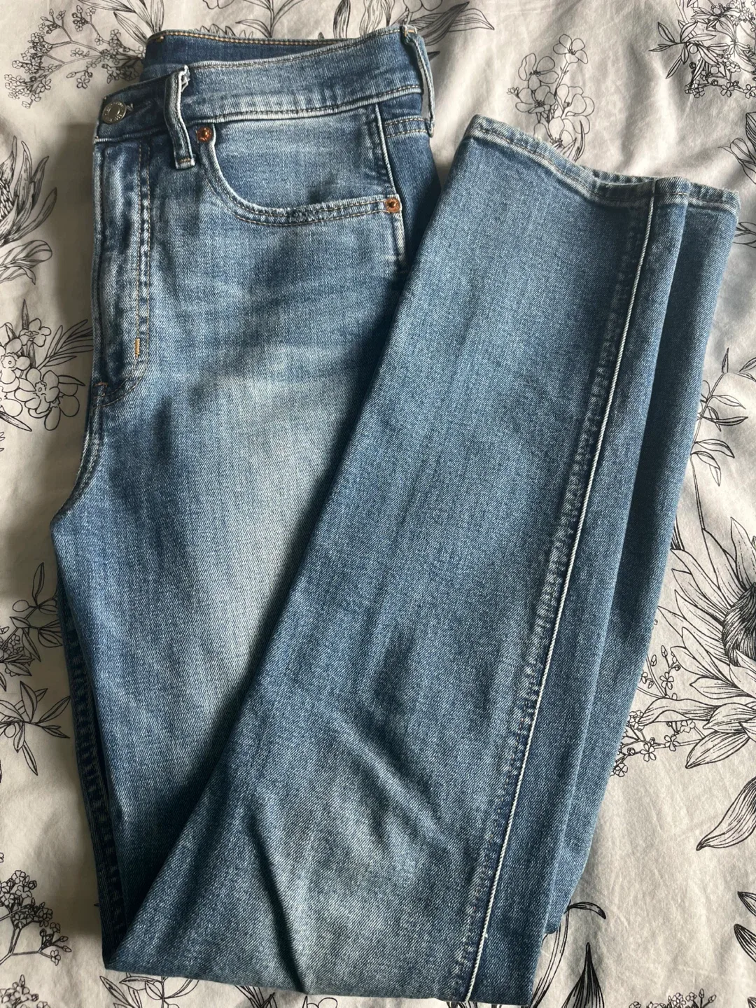 Gap Cigarette High Rise Jeans - Size 28 thumbnail