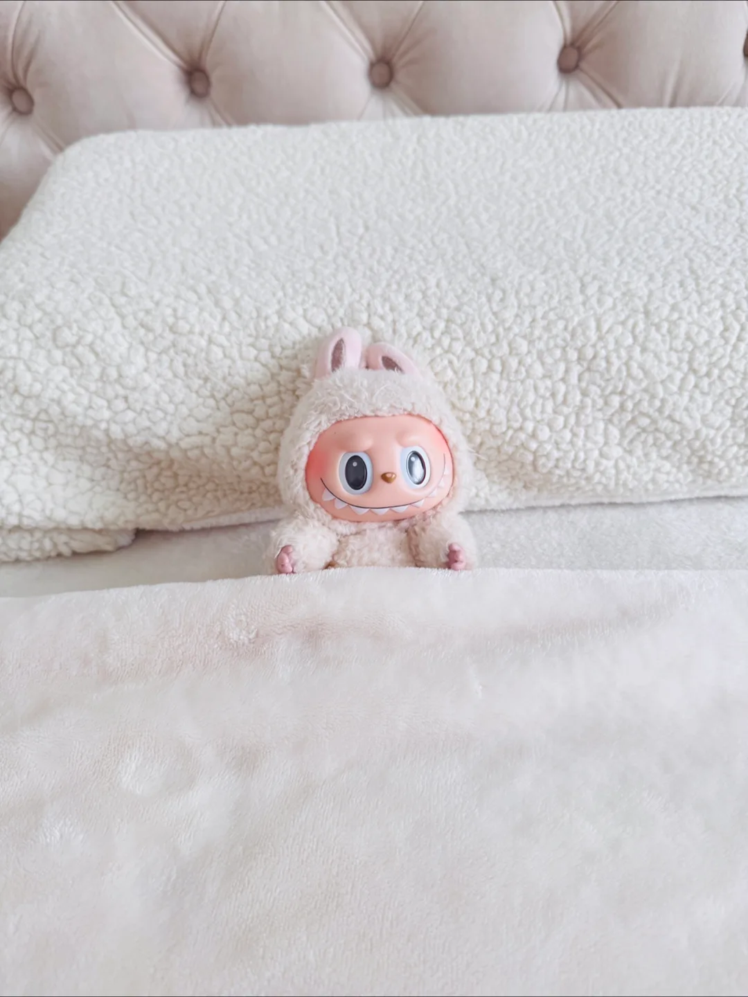 Bed Cover Set - Luxury Fluffy 4-Piece Set image indicator(5)