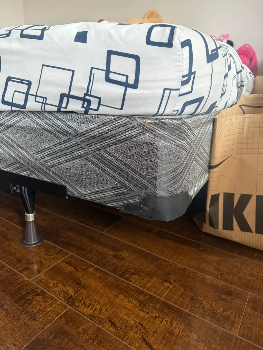 Bed Frame - Queen Size - photo 2