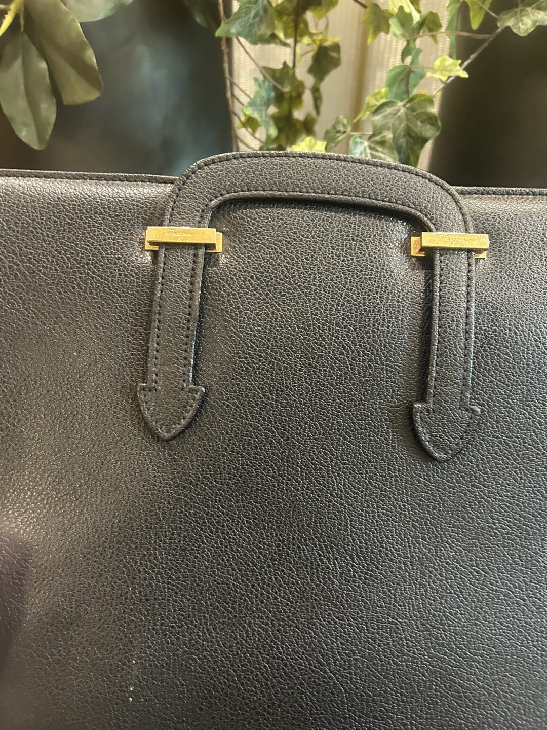 Salvatore Ferragamo Black Leather Handbag - photo 5