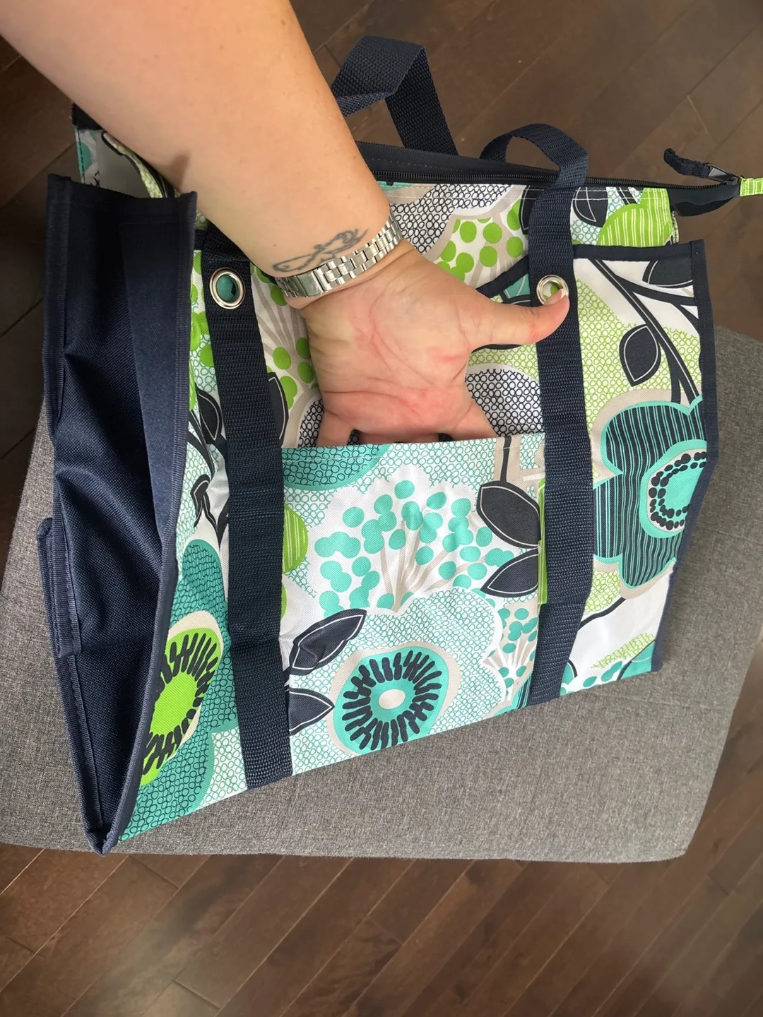 Thirty-One Gifts Large Utility Tote - Floral image indicator(2)