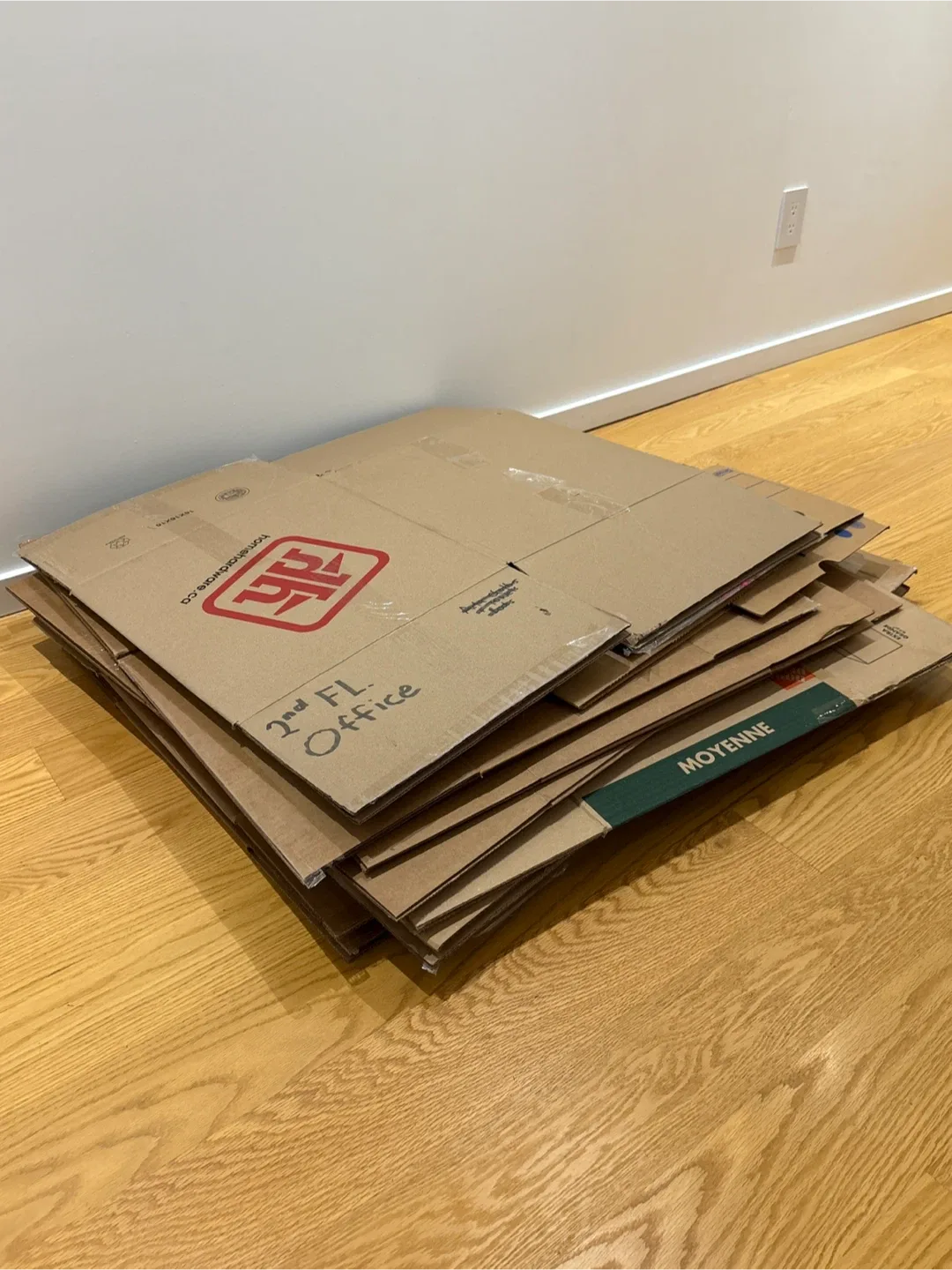 FREE Moving Boxes!!! 📦 thumbnail
