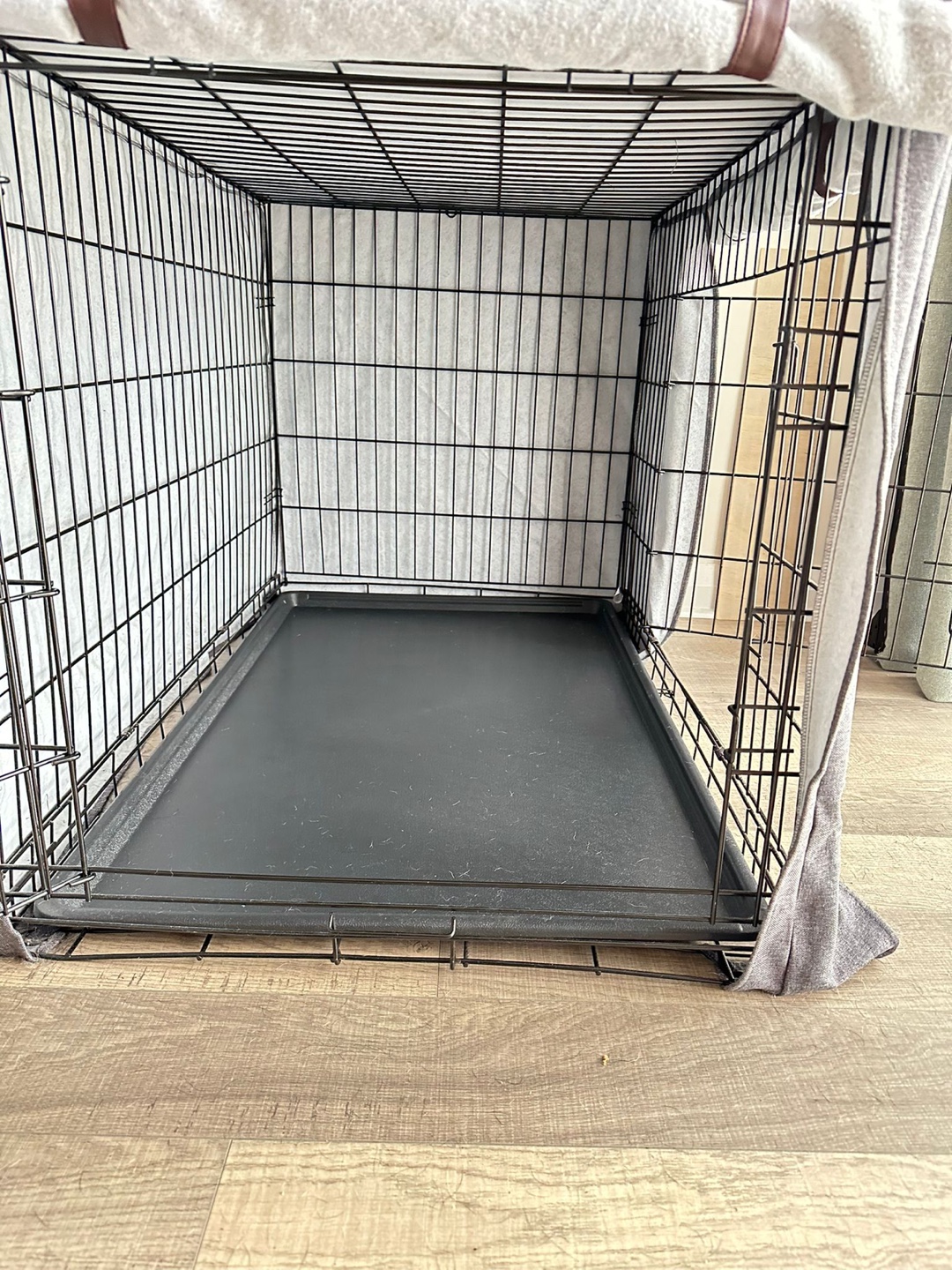 42” Dog Crate with Cover - Great Condition! - photo 3