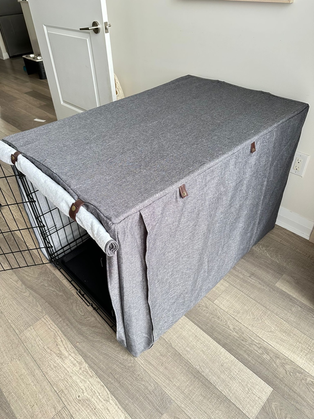 42” Dog Crate with Cover - Great Condition! - photo 2
