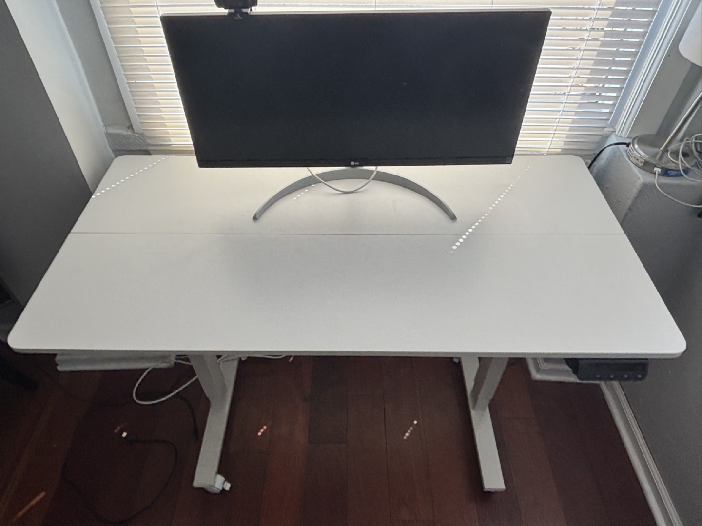 White Adjustable Standing Desk - photo 3