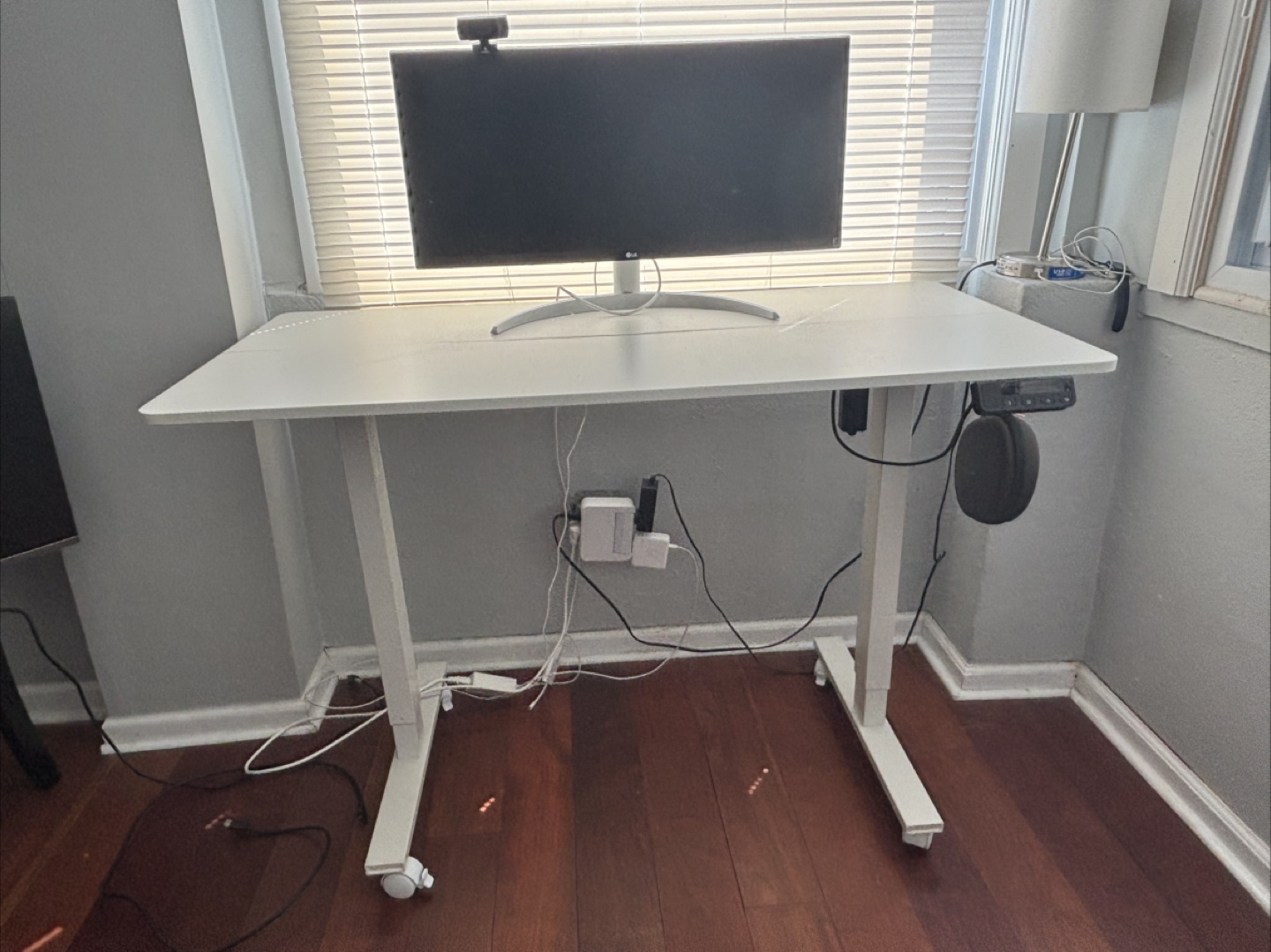 White Adjustable Standing Desk - photo 2