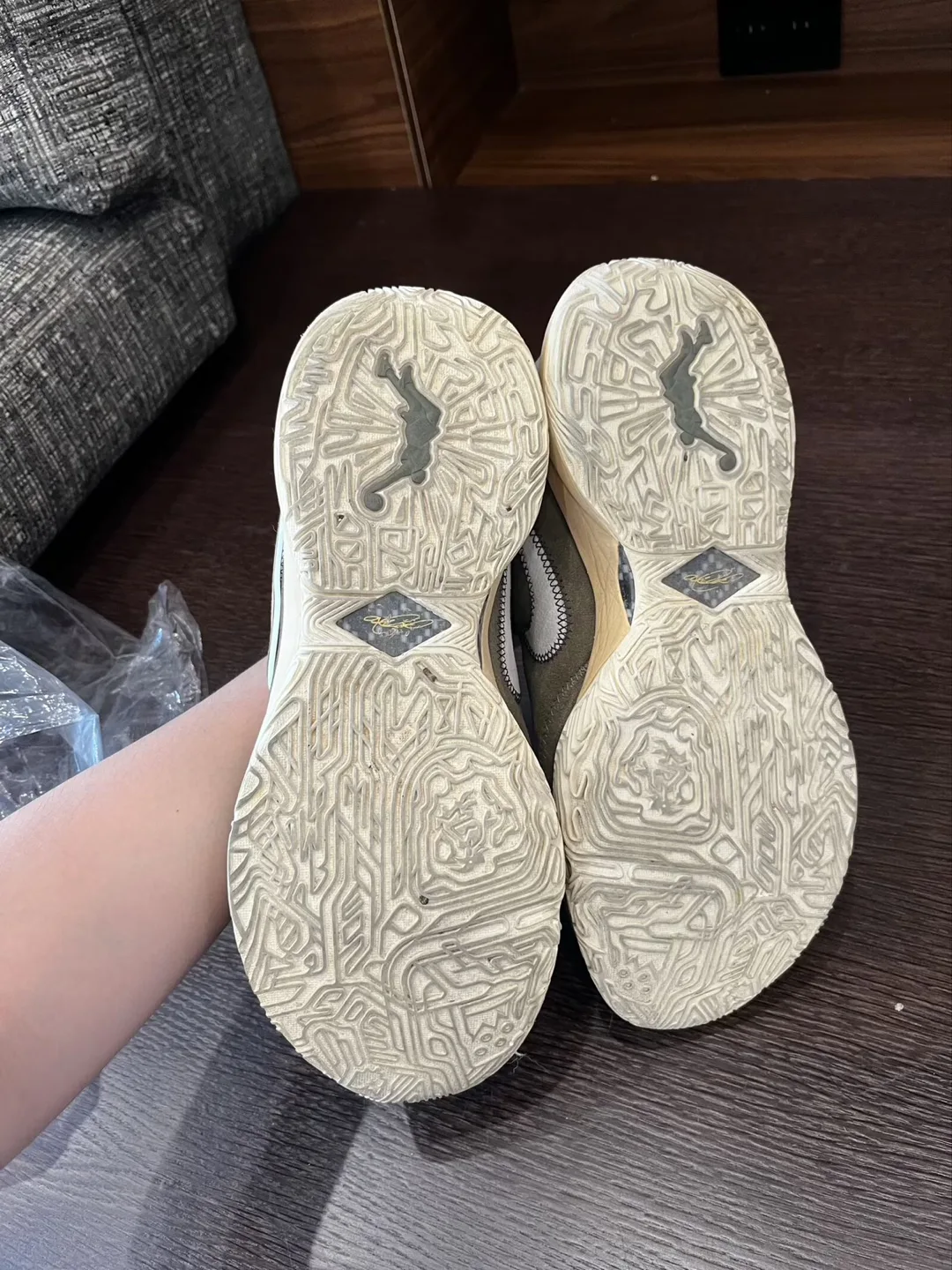 Nike LeBron XX Olive Green image indicator(5)