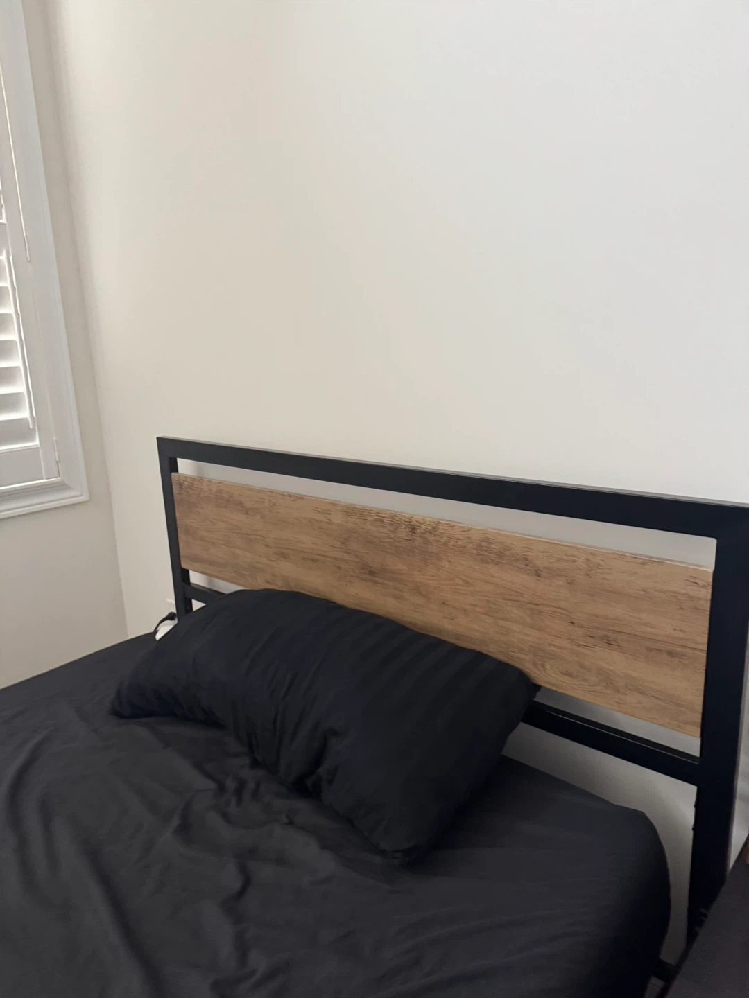 Queen Size Bed Frame - Black Metal & Wood - photo 4