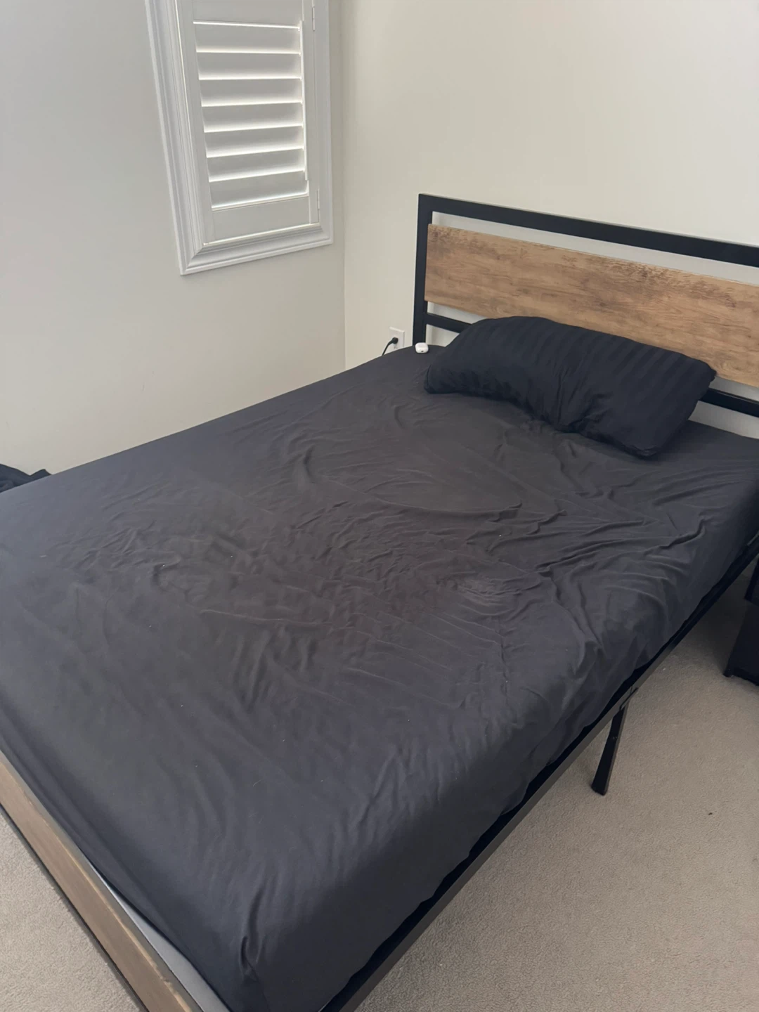 Queen Size Bed Frame - Black Metal & Wood - photo 2