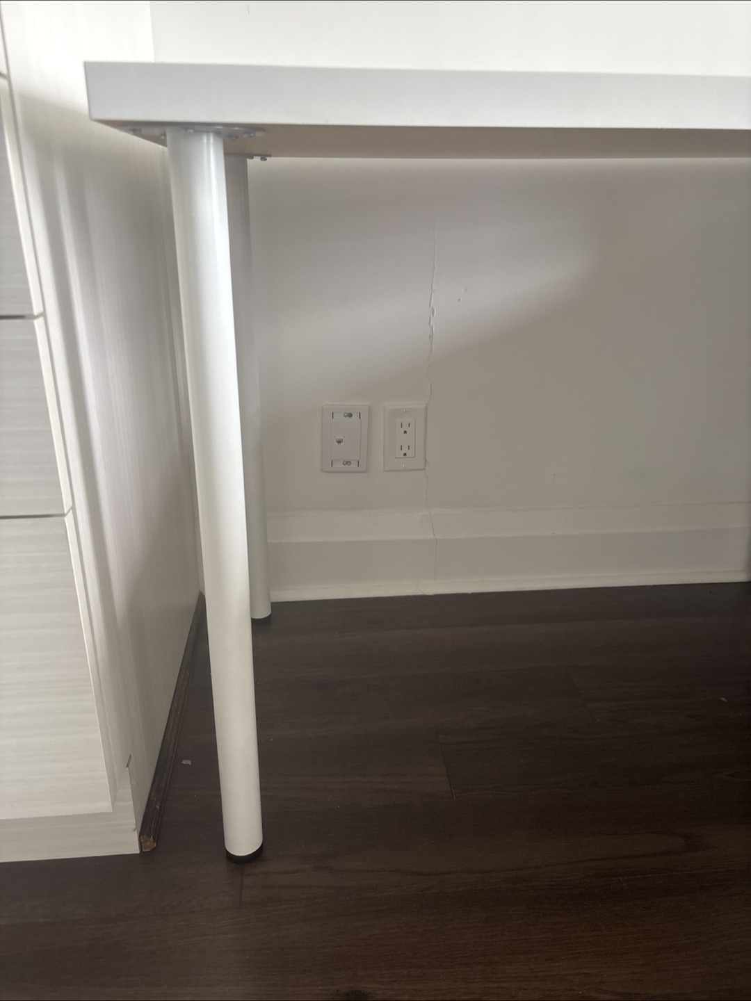 White Desk - photo 3