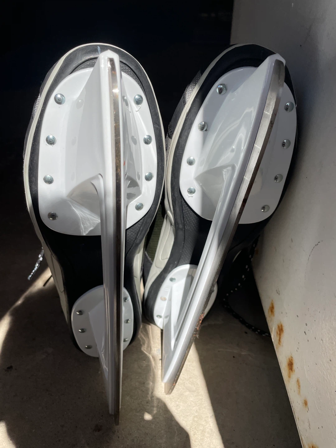 Black Ice Skates - photo 2
