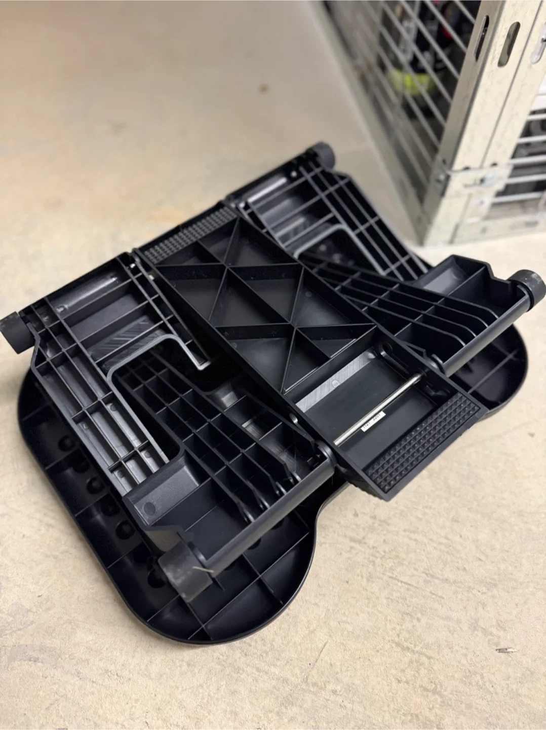 Adjustable Foot Rest - Black image indicator(6)