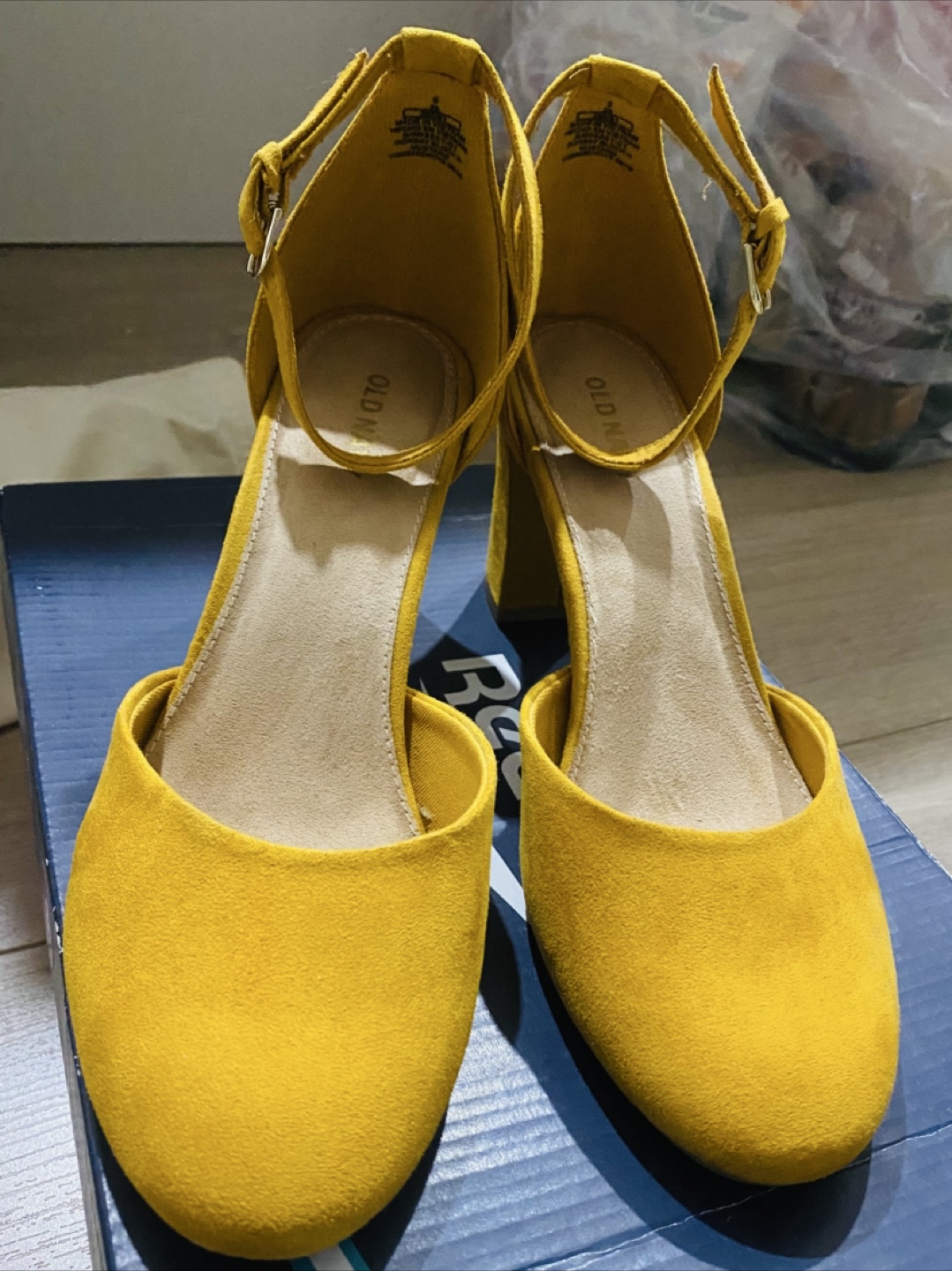 Old Navy Yellow Heels - Size 8 - photo 3