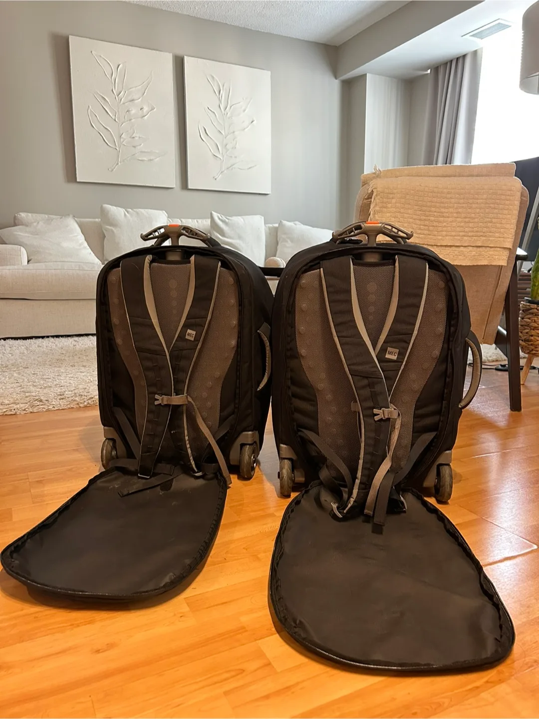 MEC Rolling Carry-On Backpack (x2) – 40L each image indicator(5)