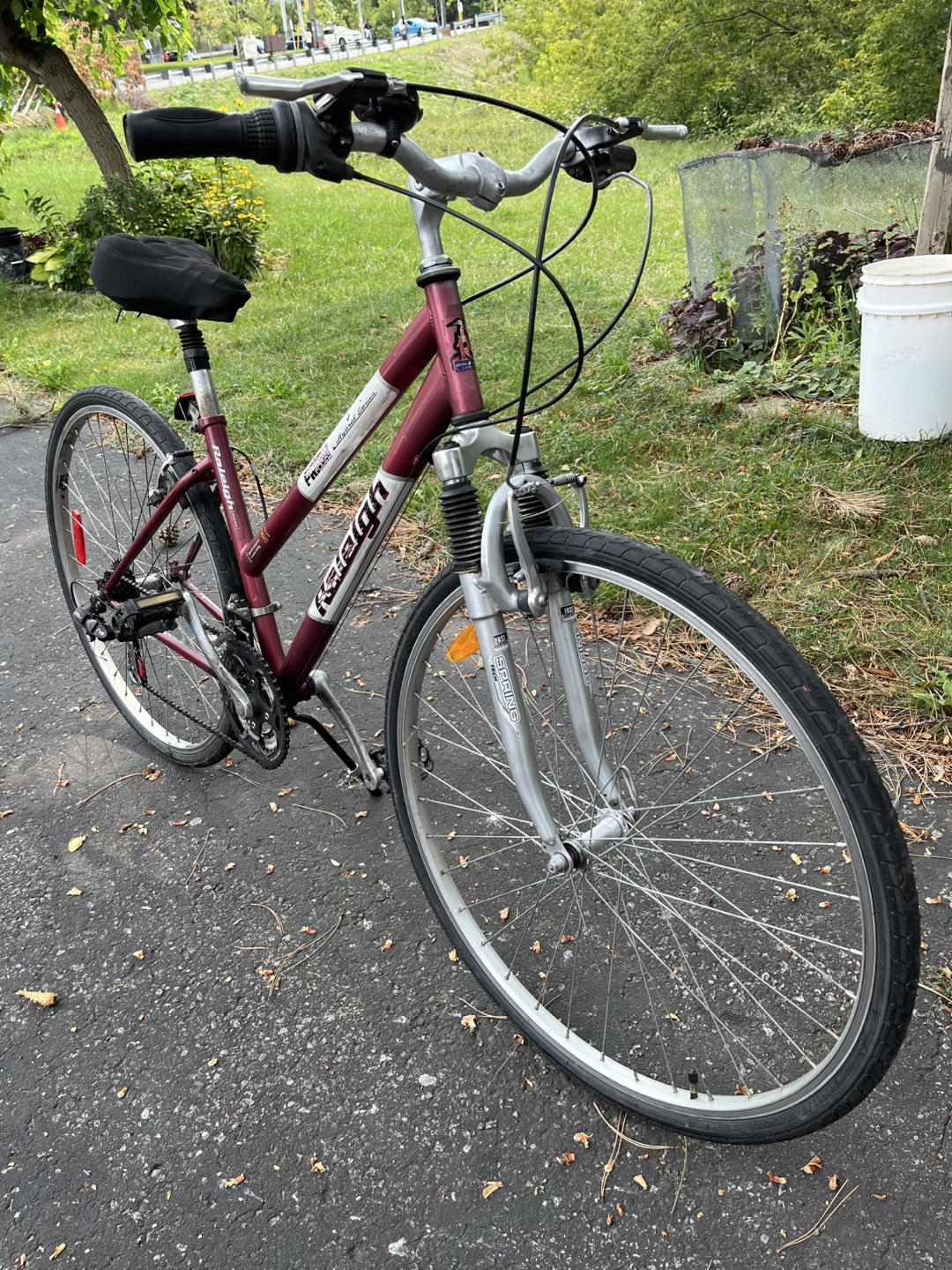 Raleigh Targa Hybrid Bike - Burgundy/Silver - photo 2